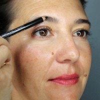 CAMALEON LAPIZ DE CEJAS NEGRO